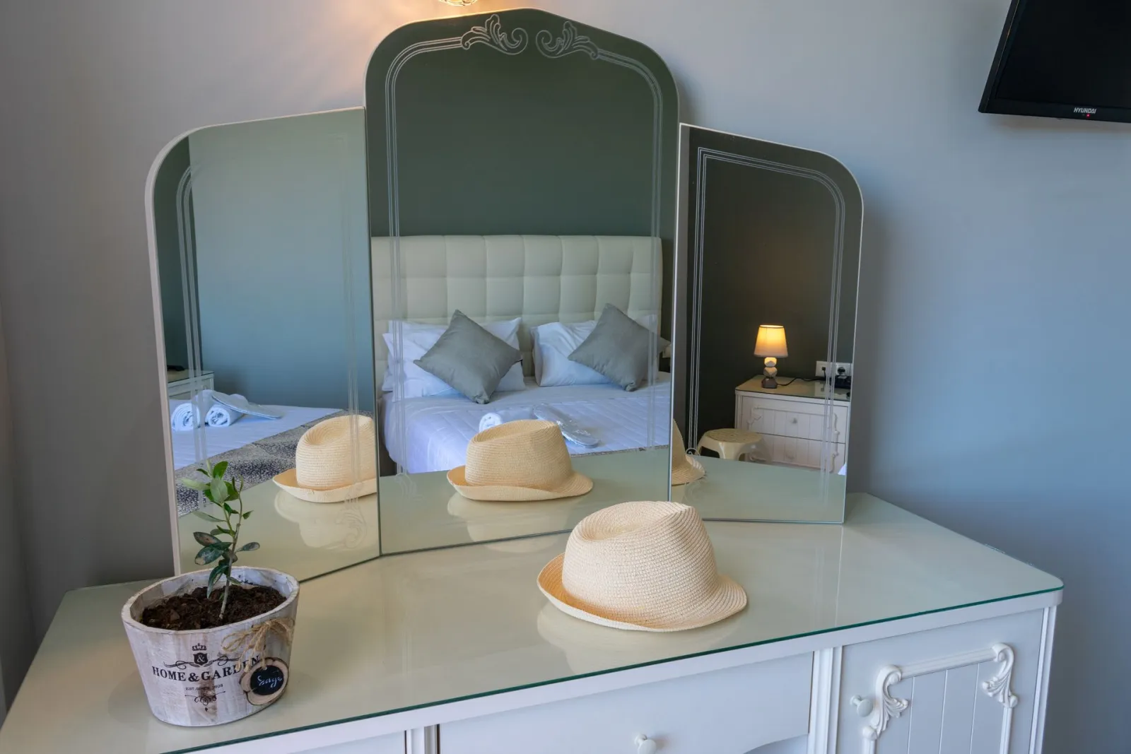 Deluxe Double Room - Sea And Pool View