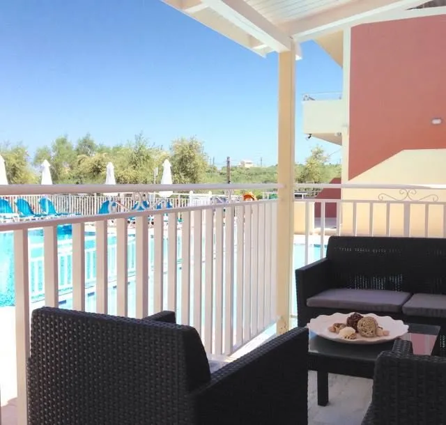 Deluxe Suite with Outdoor Jacuzzi