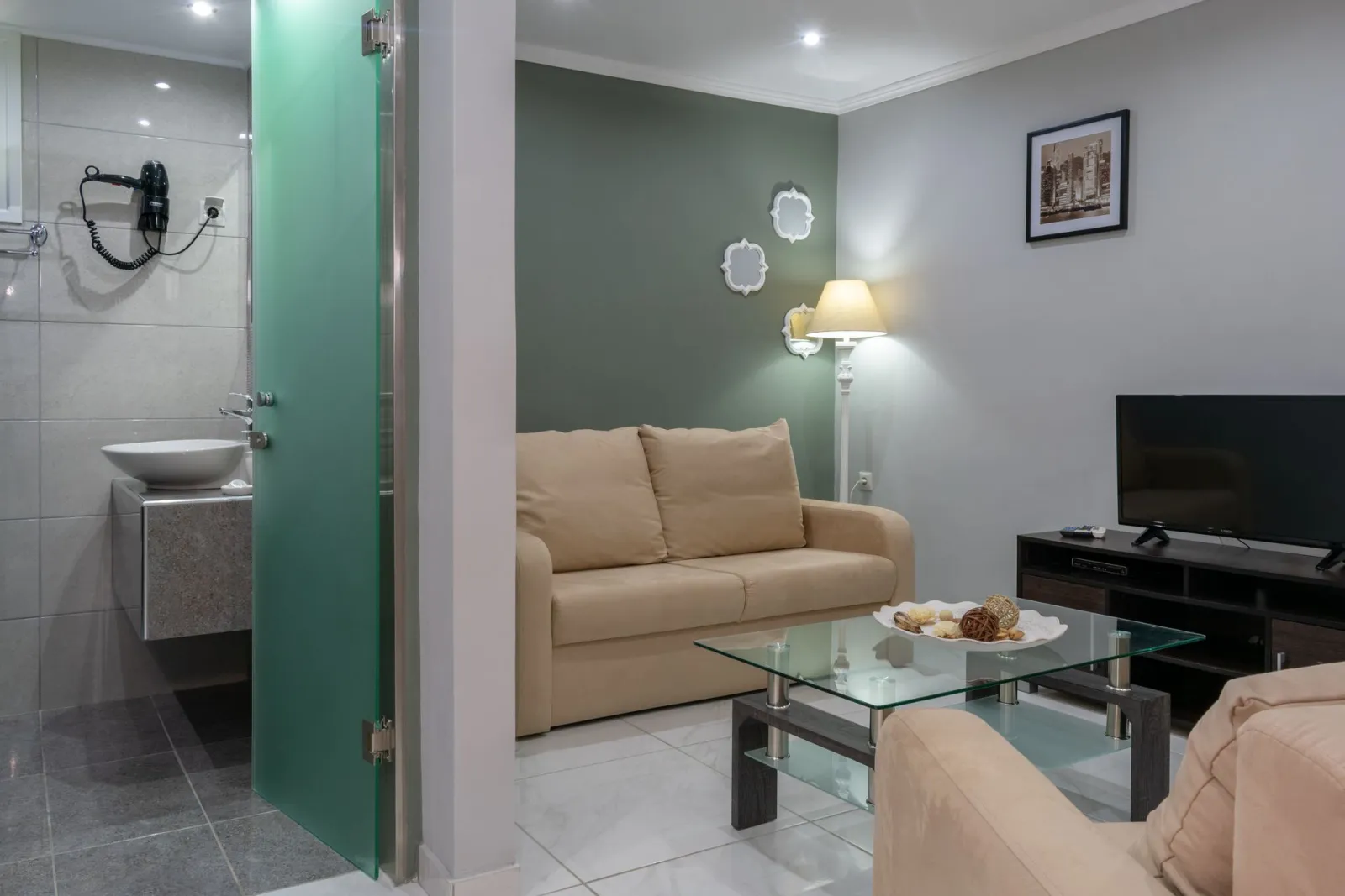 Deluxe Suite with Outdoor Jacuzzi