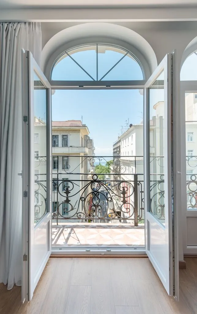 Large Partial Sea View Room
