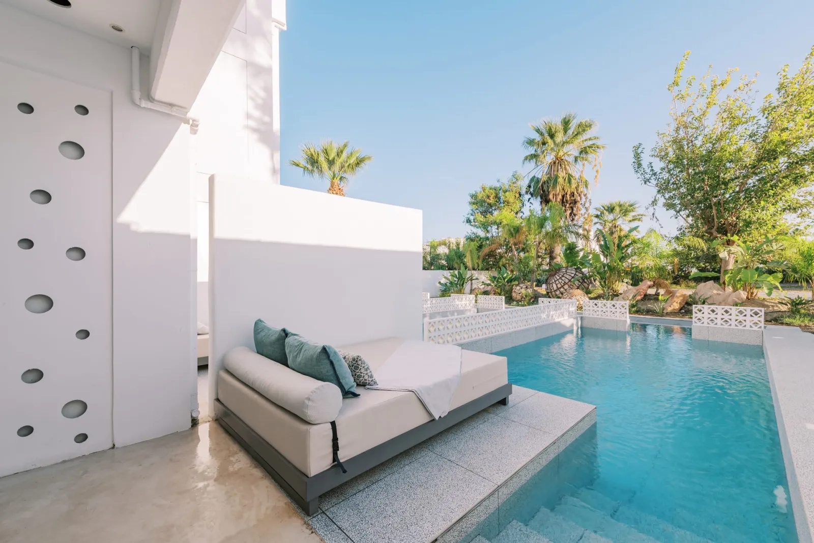 Junior Suite with Private Pool 25m²