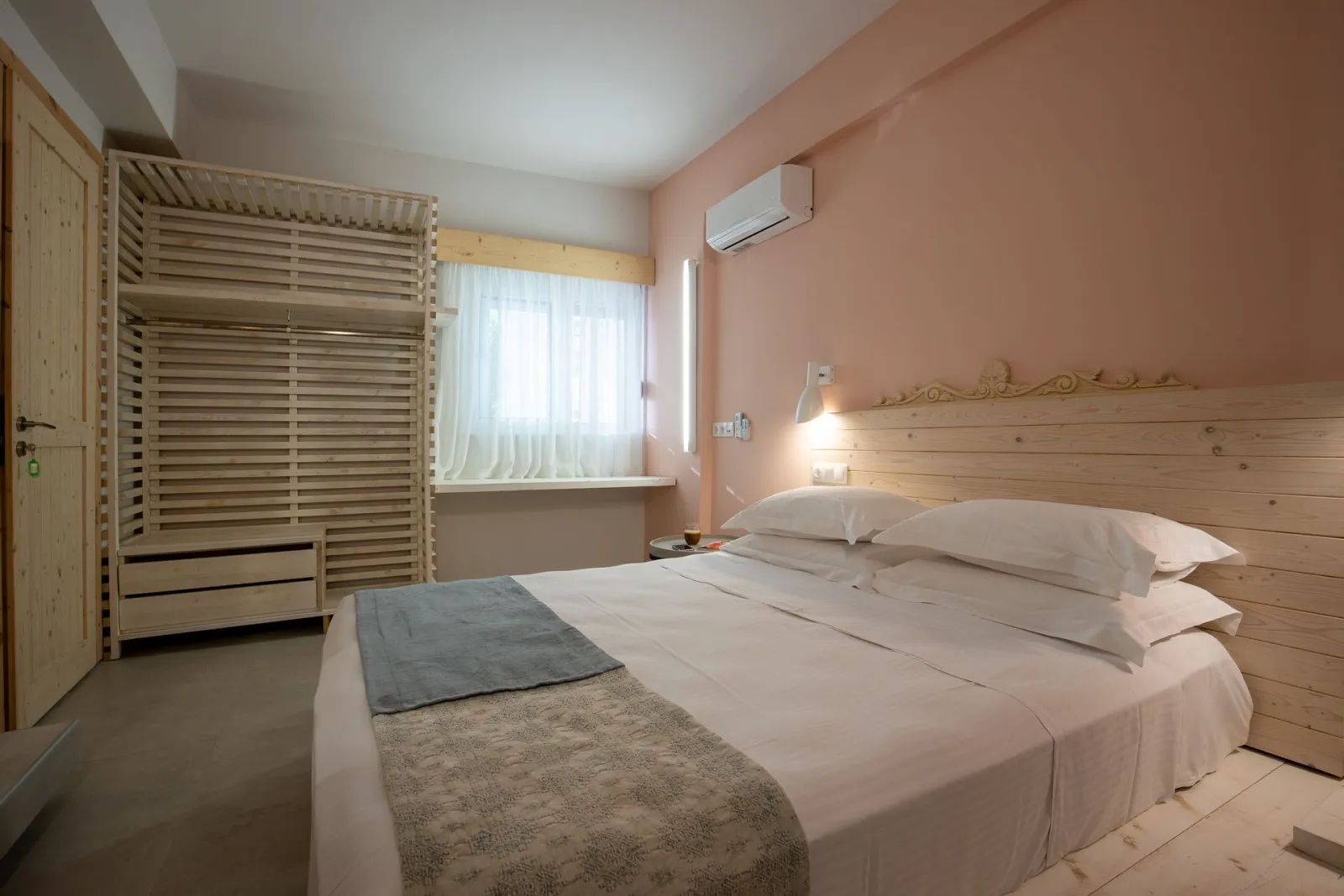 Two Bedroom Suite - Pool Front 70m²