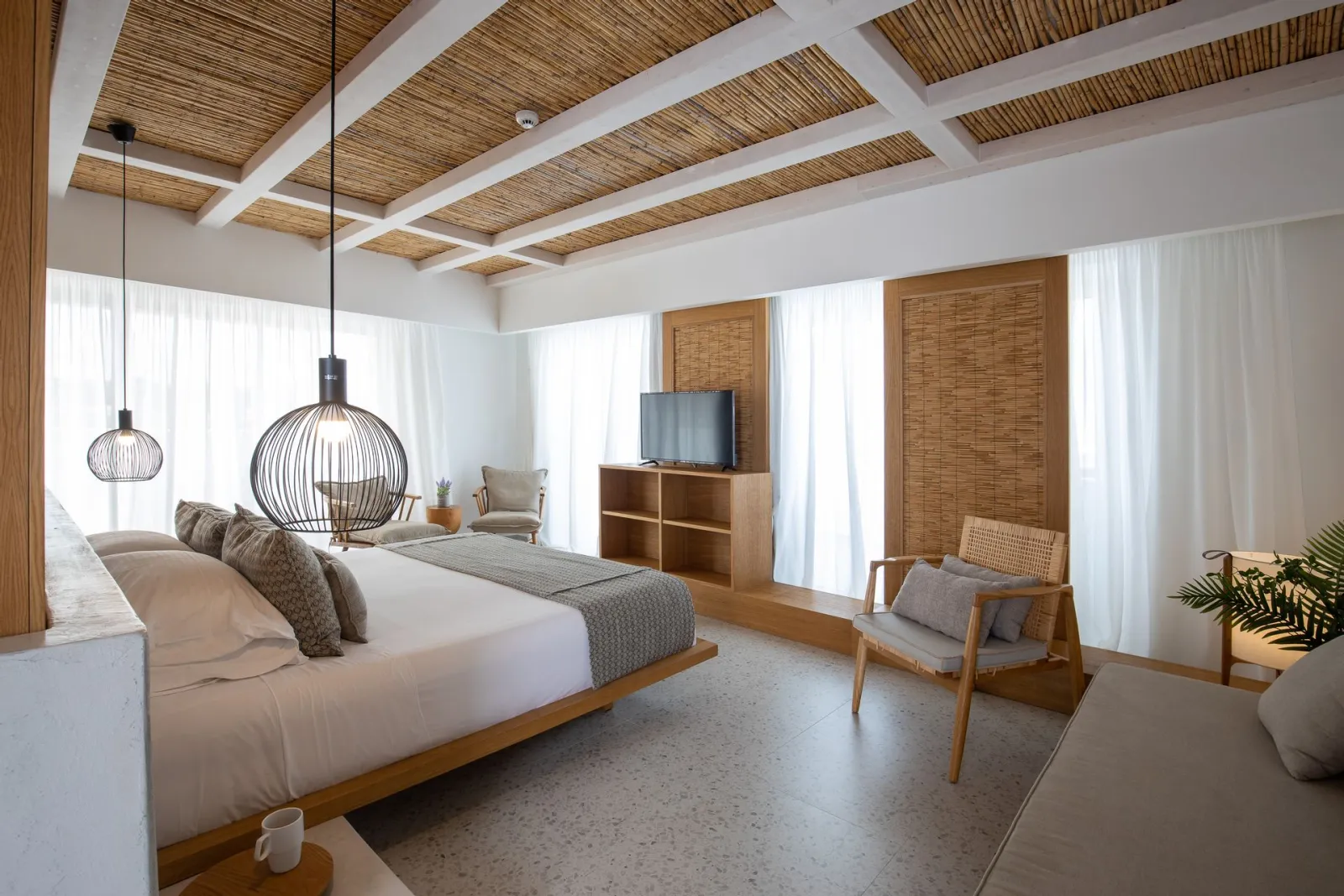 Penthouse Suite with Outdoor Jacuzzi 45m²