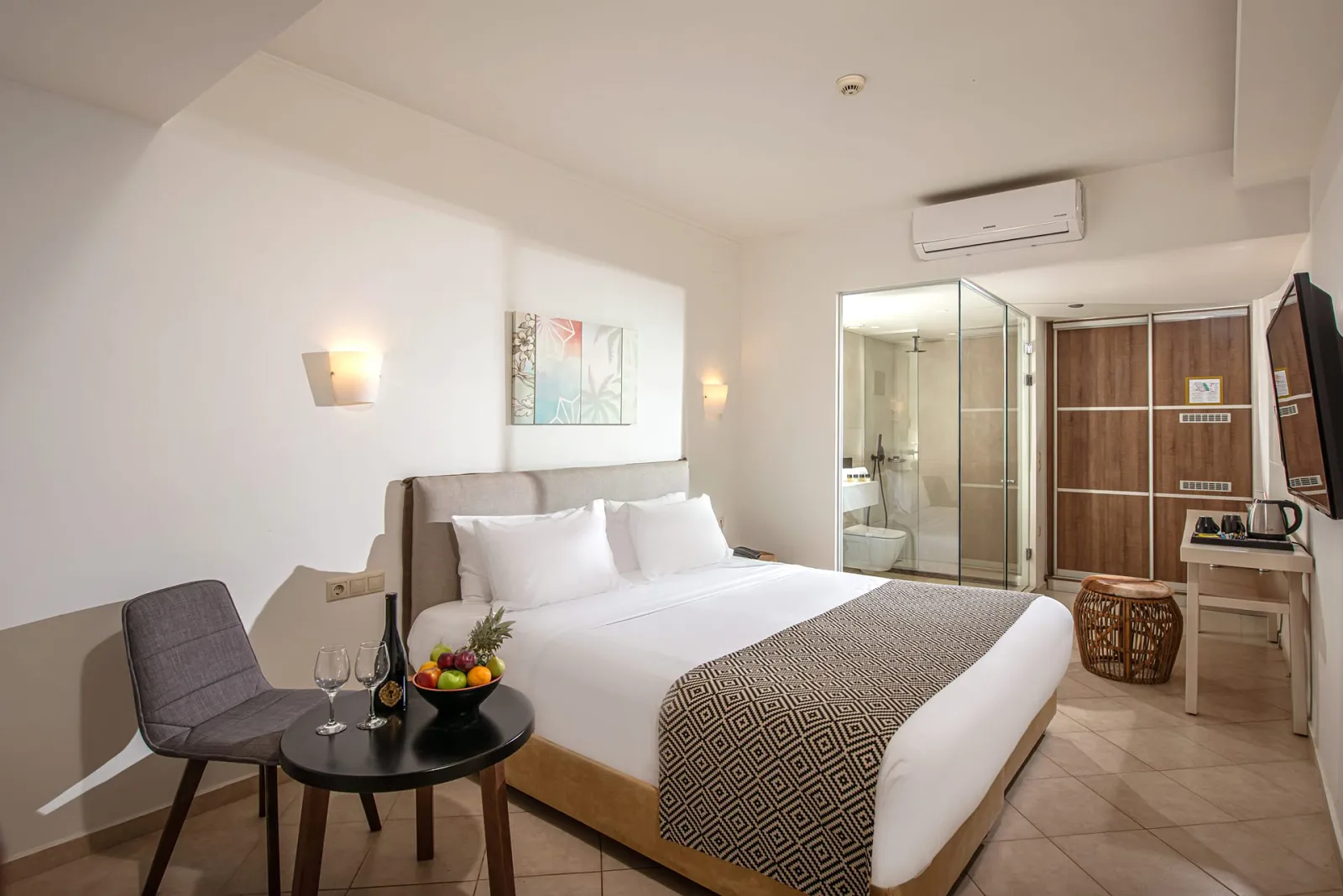 Standard Double Room with Individual Pool