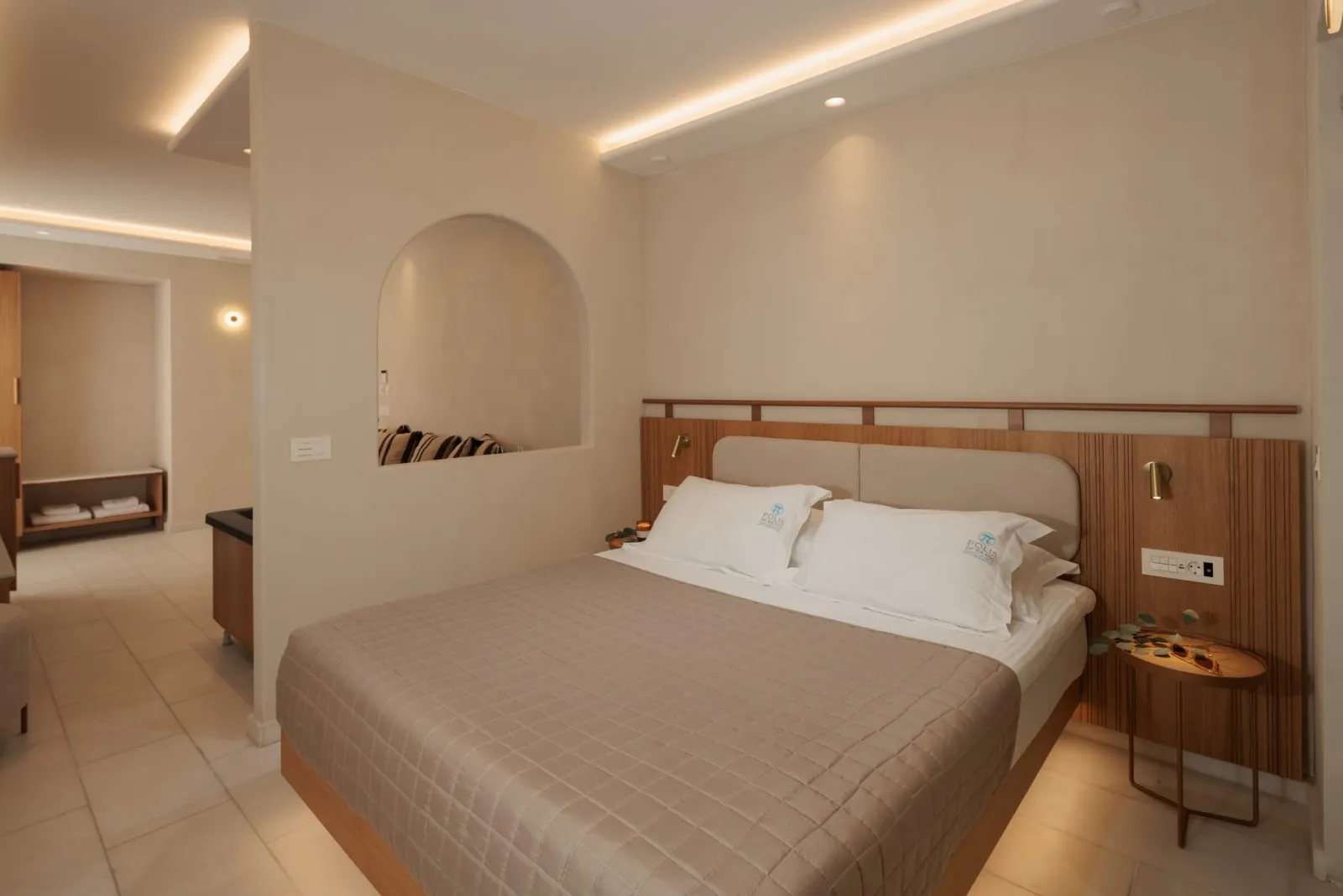 Supreme Suite With Indoor Hot Tub