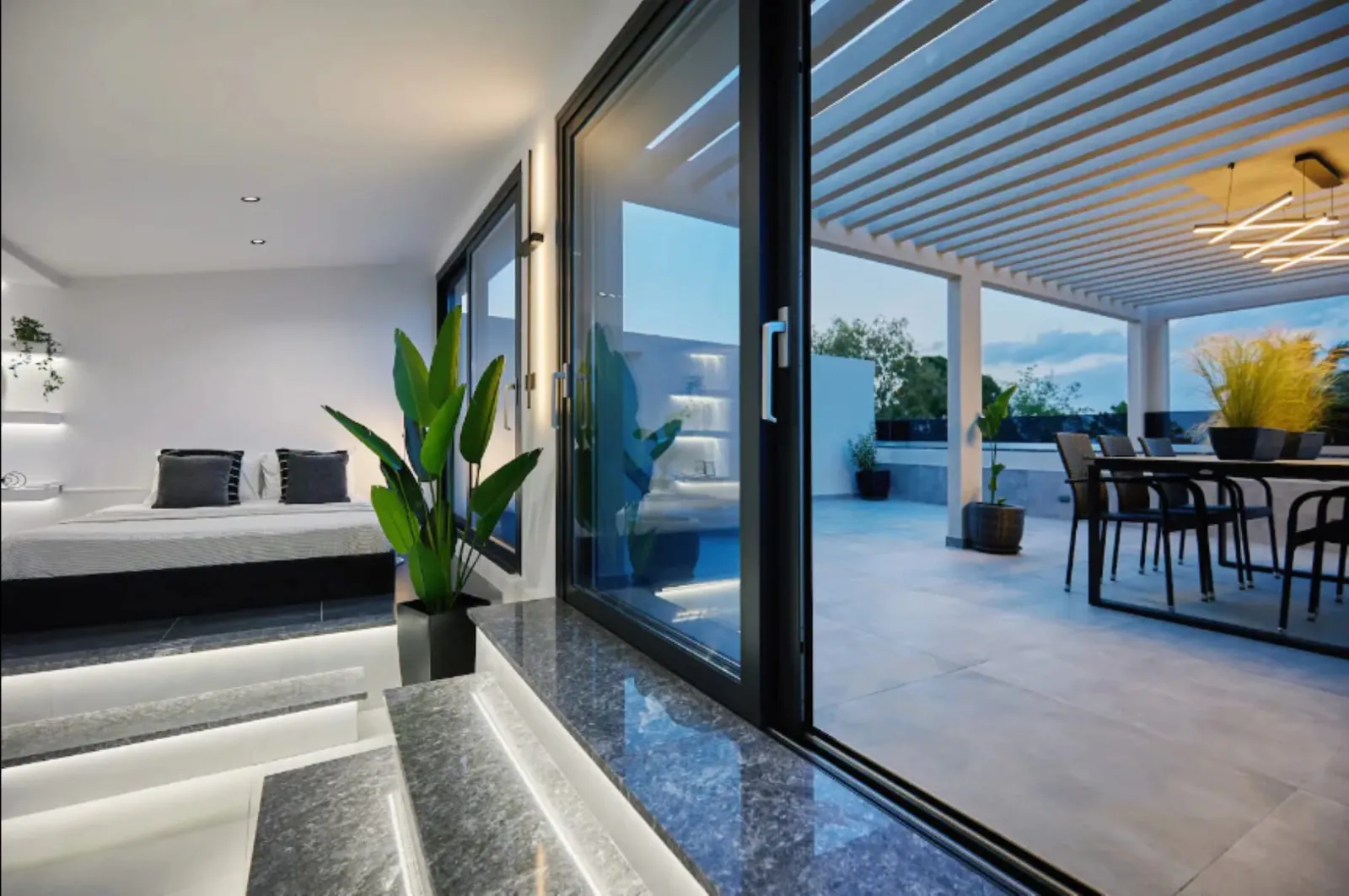 Sol King Suite