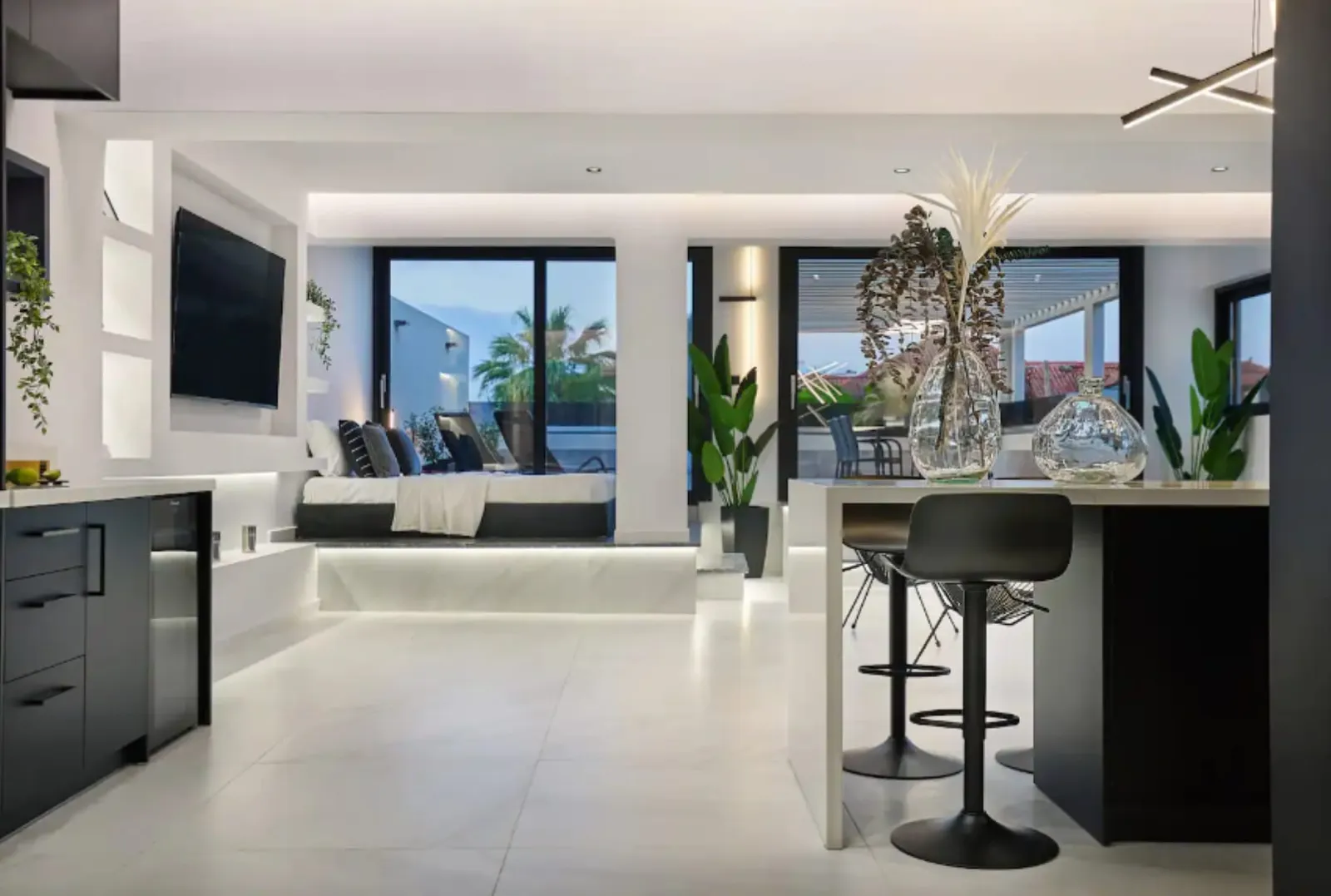 Sol King Suite
