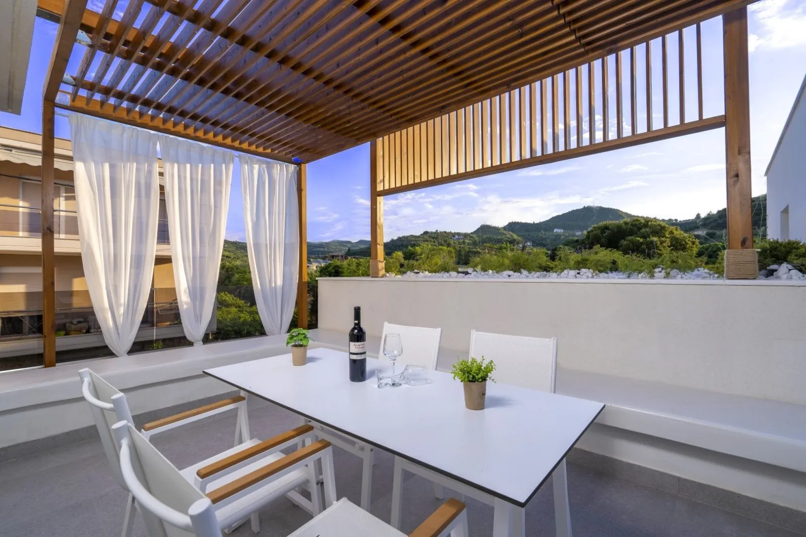 Premium Maisonette with Terrace Pool View