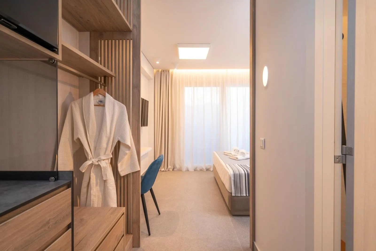 Deluxe Semibasement Room with Veranda