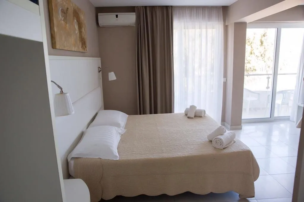 Triple Room with Front Sea View