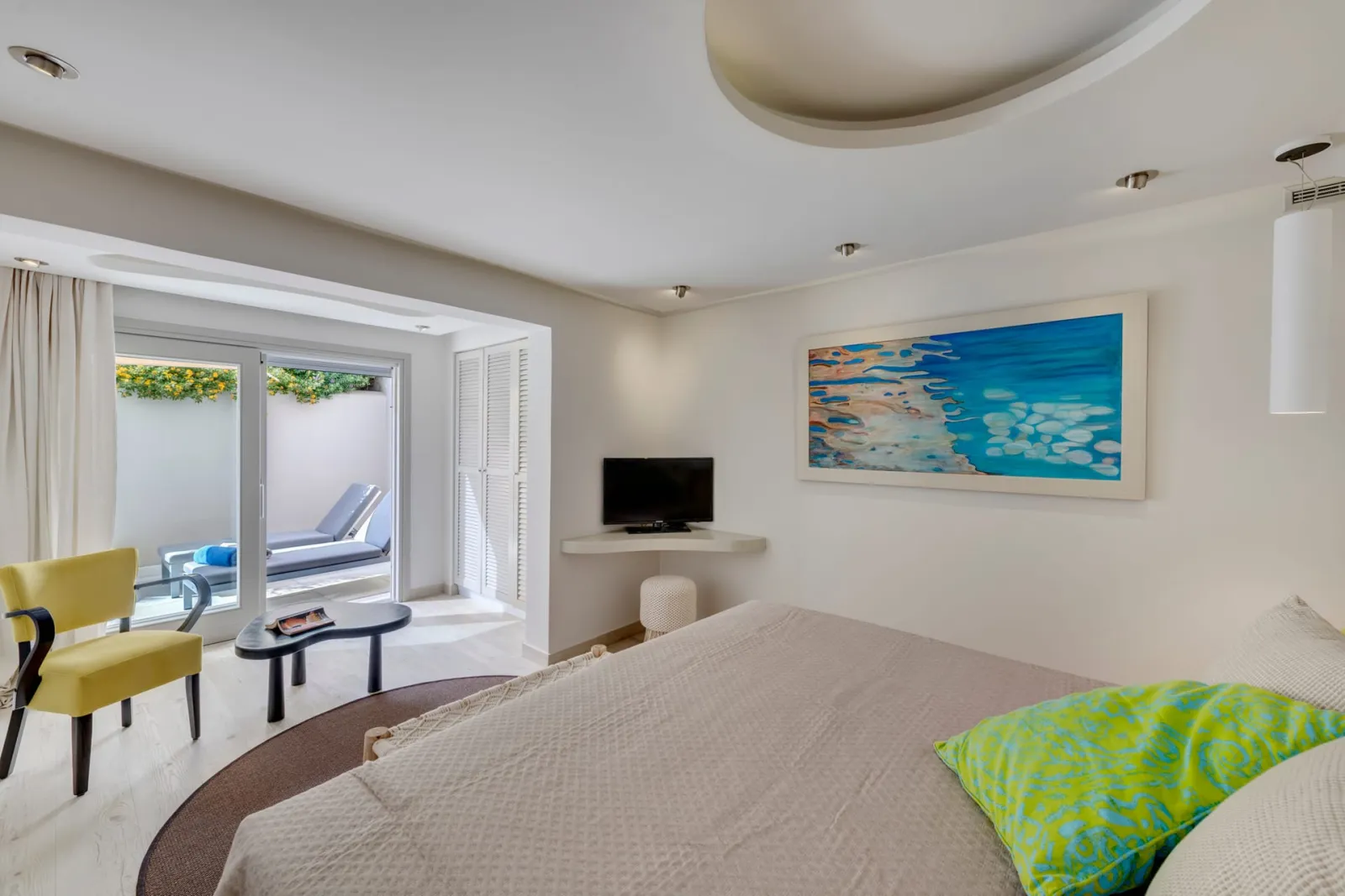 Suite with Outdoor Hot Tub