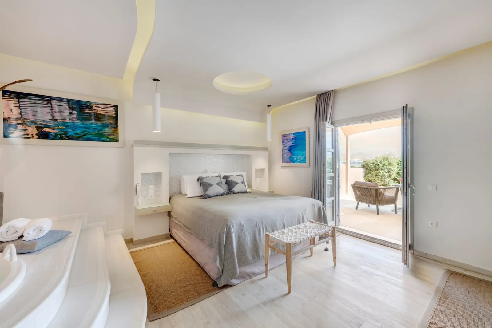 Kouros Art Sea View Suite