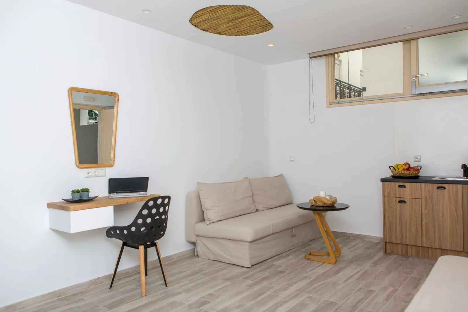 Semi Basement Room - No Balcony