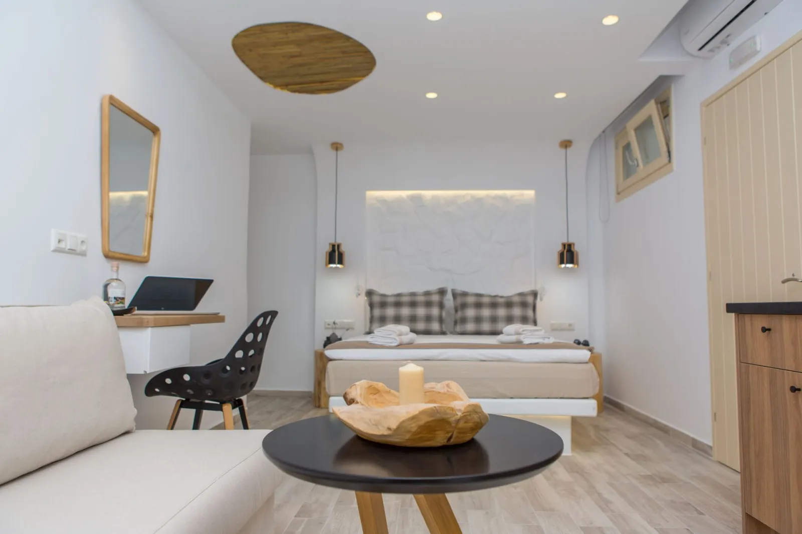 Semi Basement Room - No Balcony