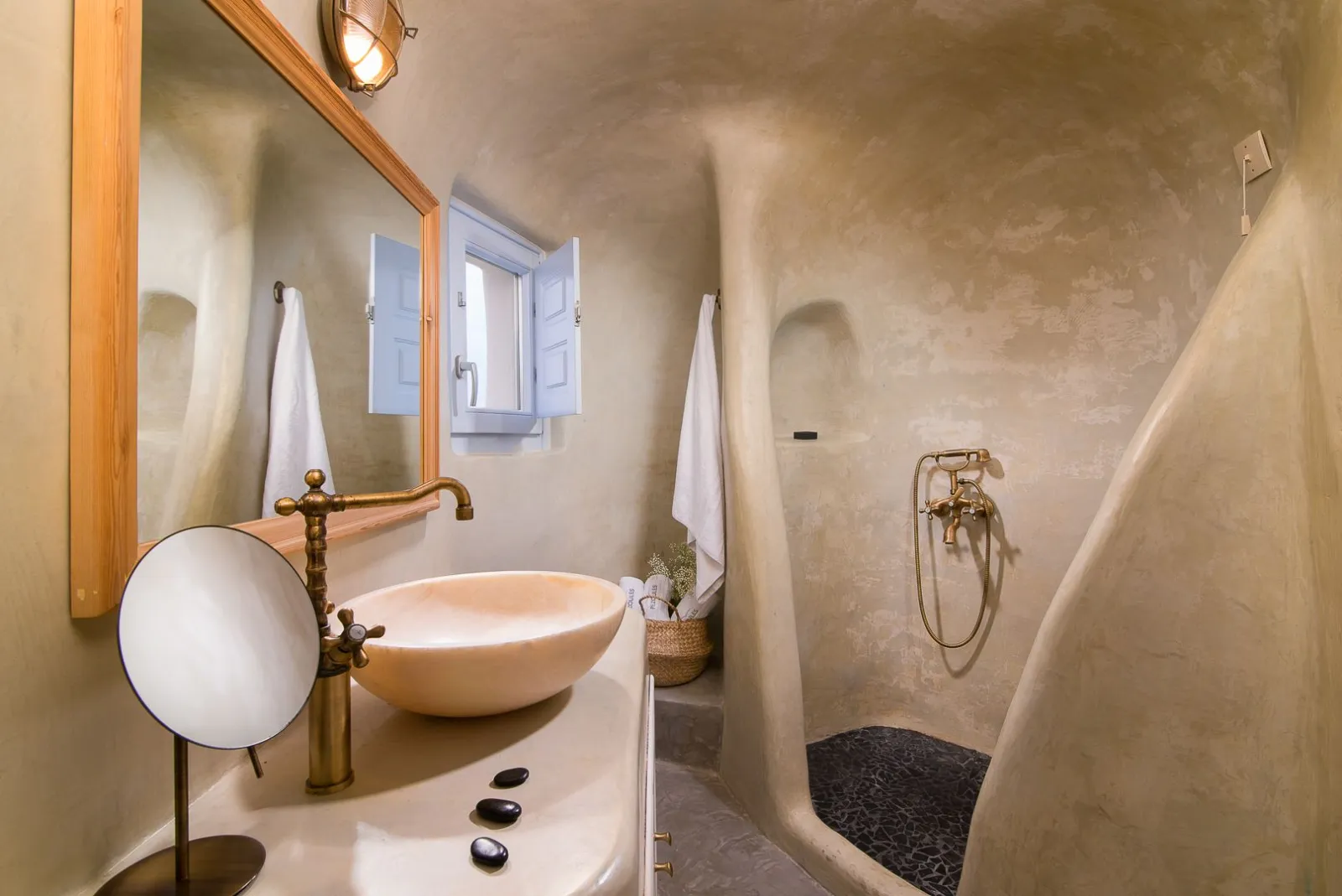 Ligaria Cave Suite with Caldera View 29m²