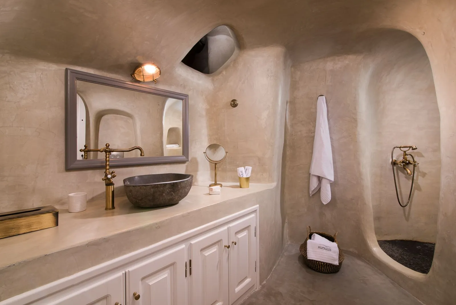 Louisa Cave Suite with Caldera View 40m²