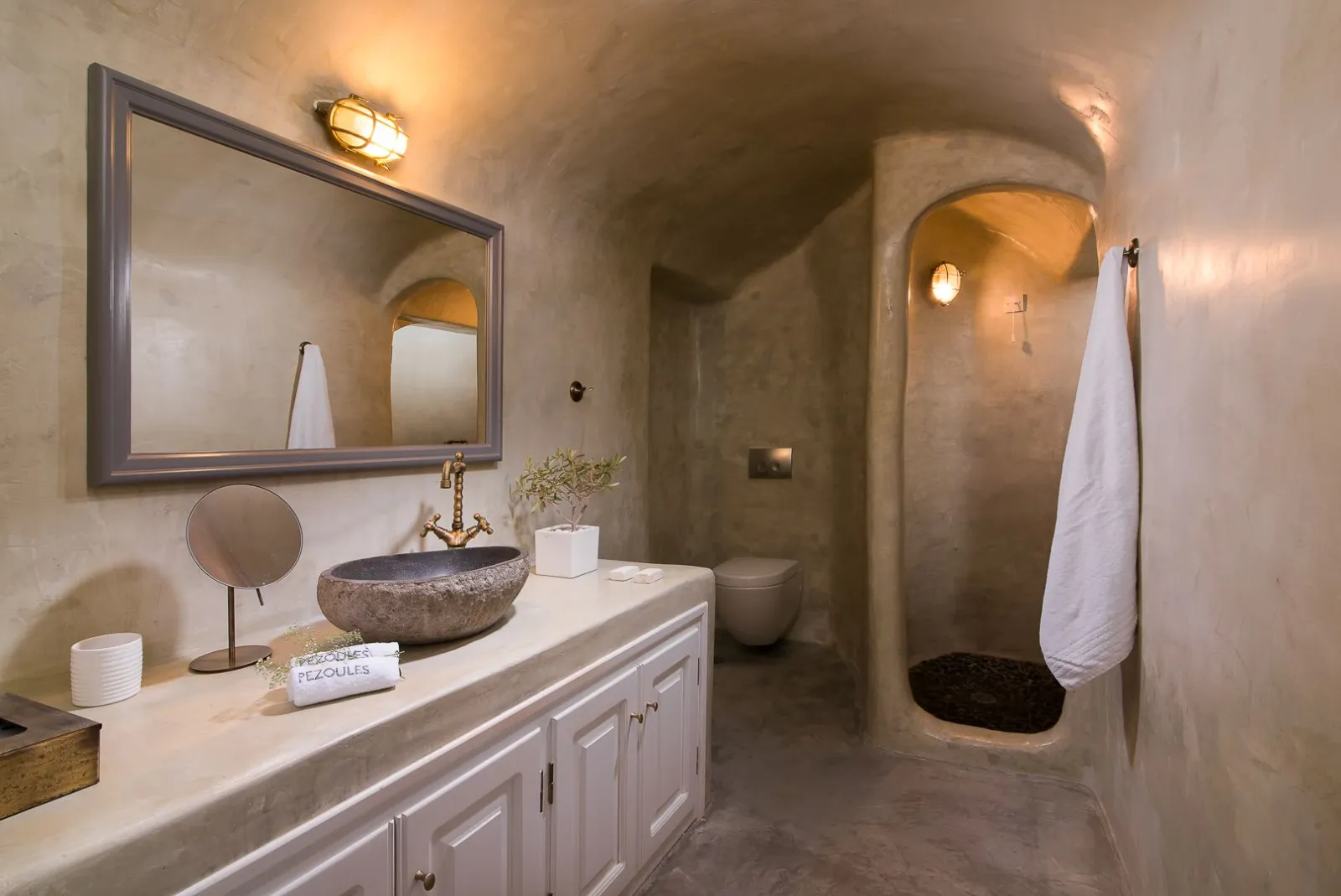 Levanta Cave Suite with Caldera View & Hot Tub 26m²
