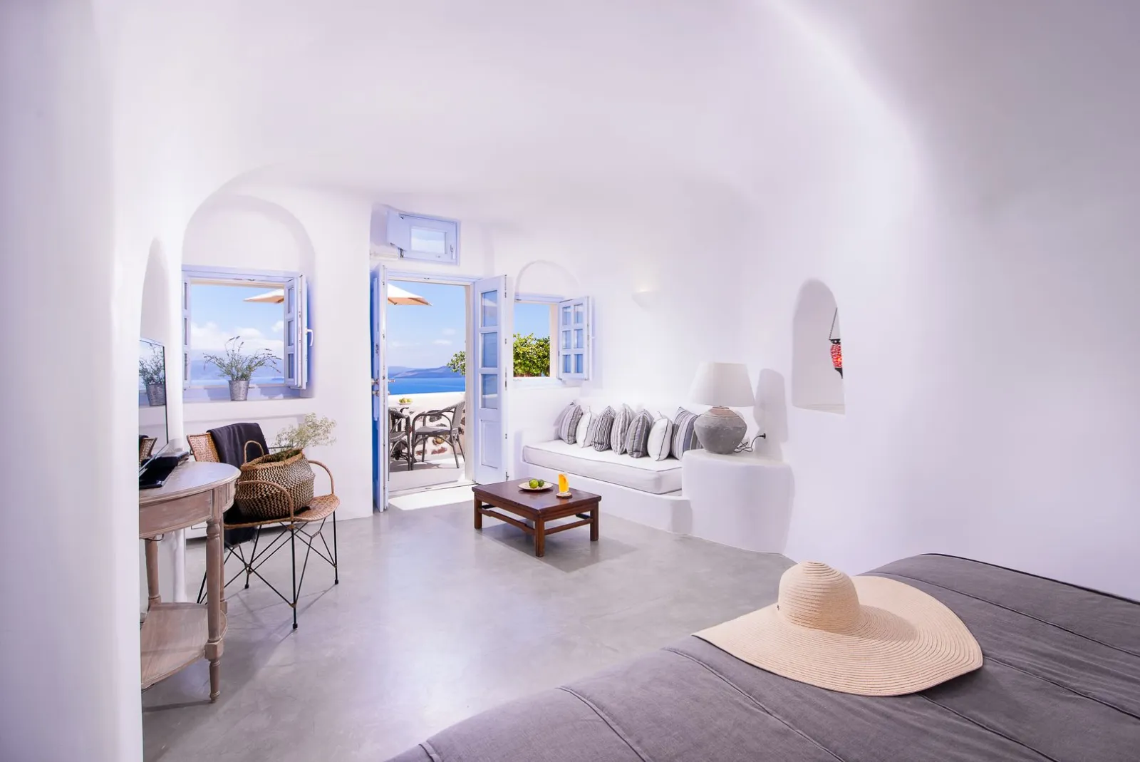 Levanta Cave Suite with Caldera View & Hot Tub 26m²