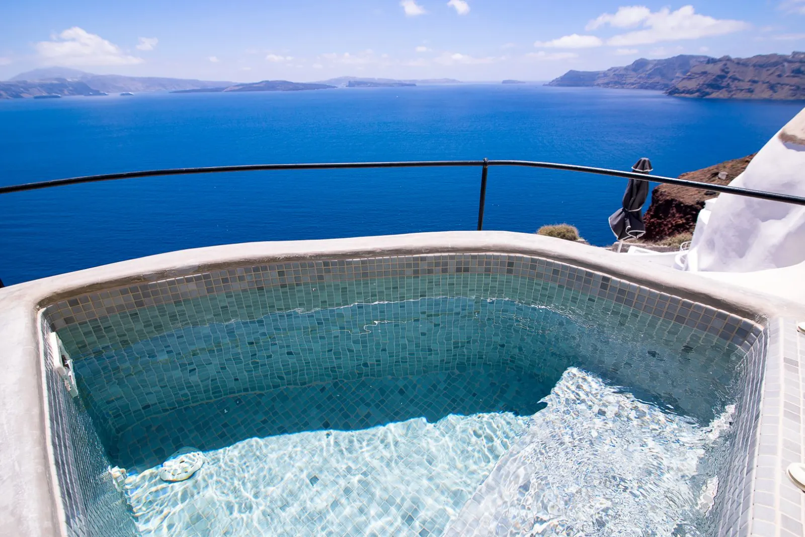 Levanta Cave Suite with Caldera View & Hot Tub 26m²