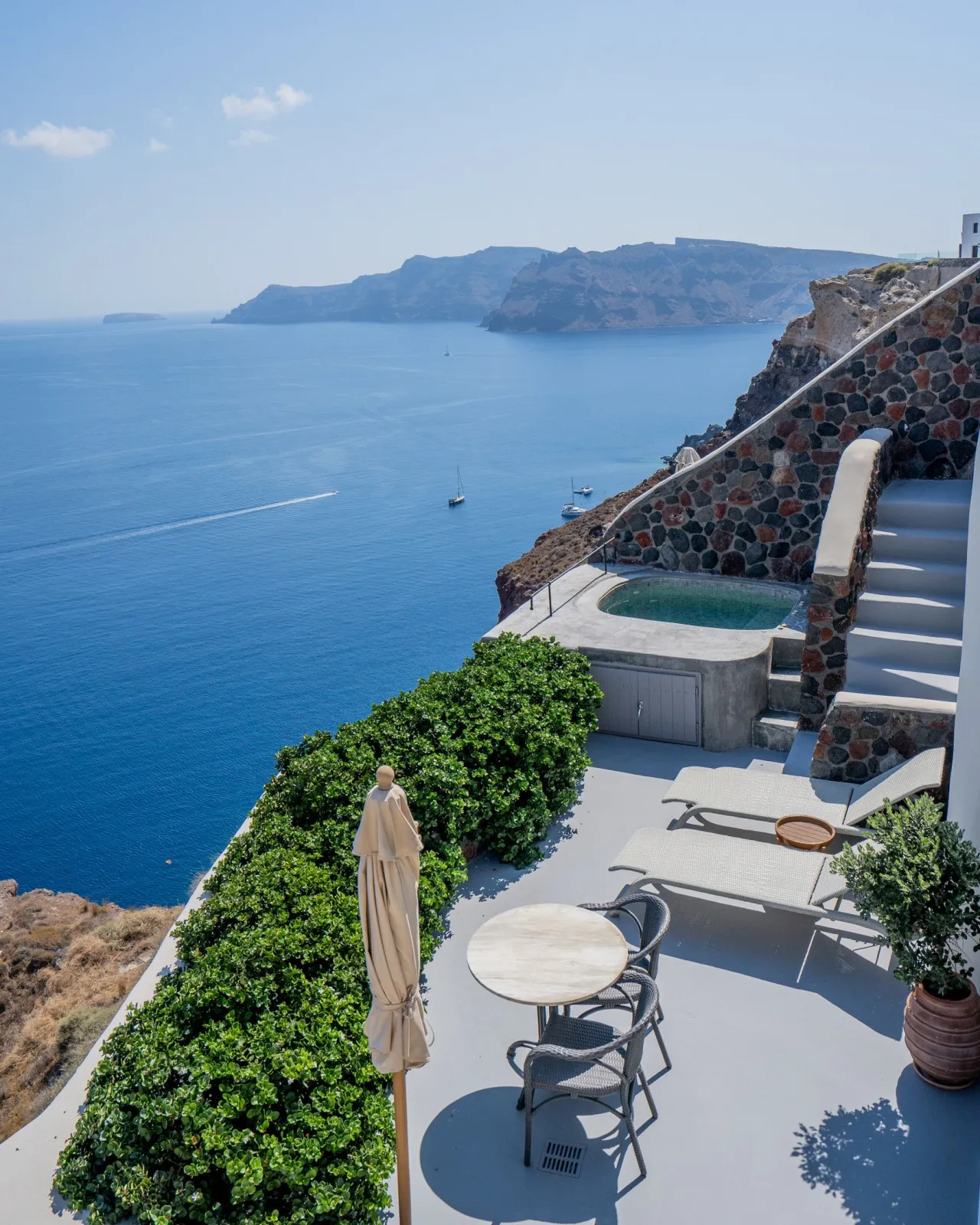 Althaea Honeymoon Cave Suite with Caldera View & Hot Tub 35m²