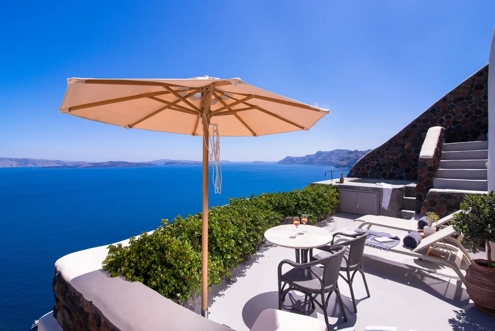Althaea Honeymoon Cave Suite with Caldera View &amp; Hot Tub 35m²