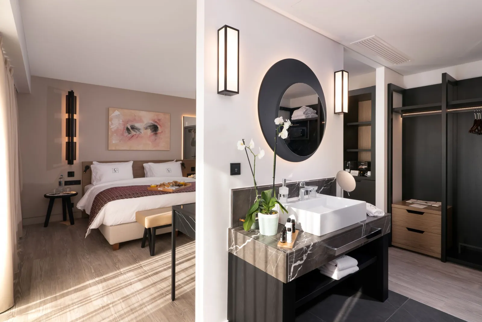 Deluxe King Room