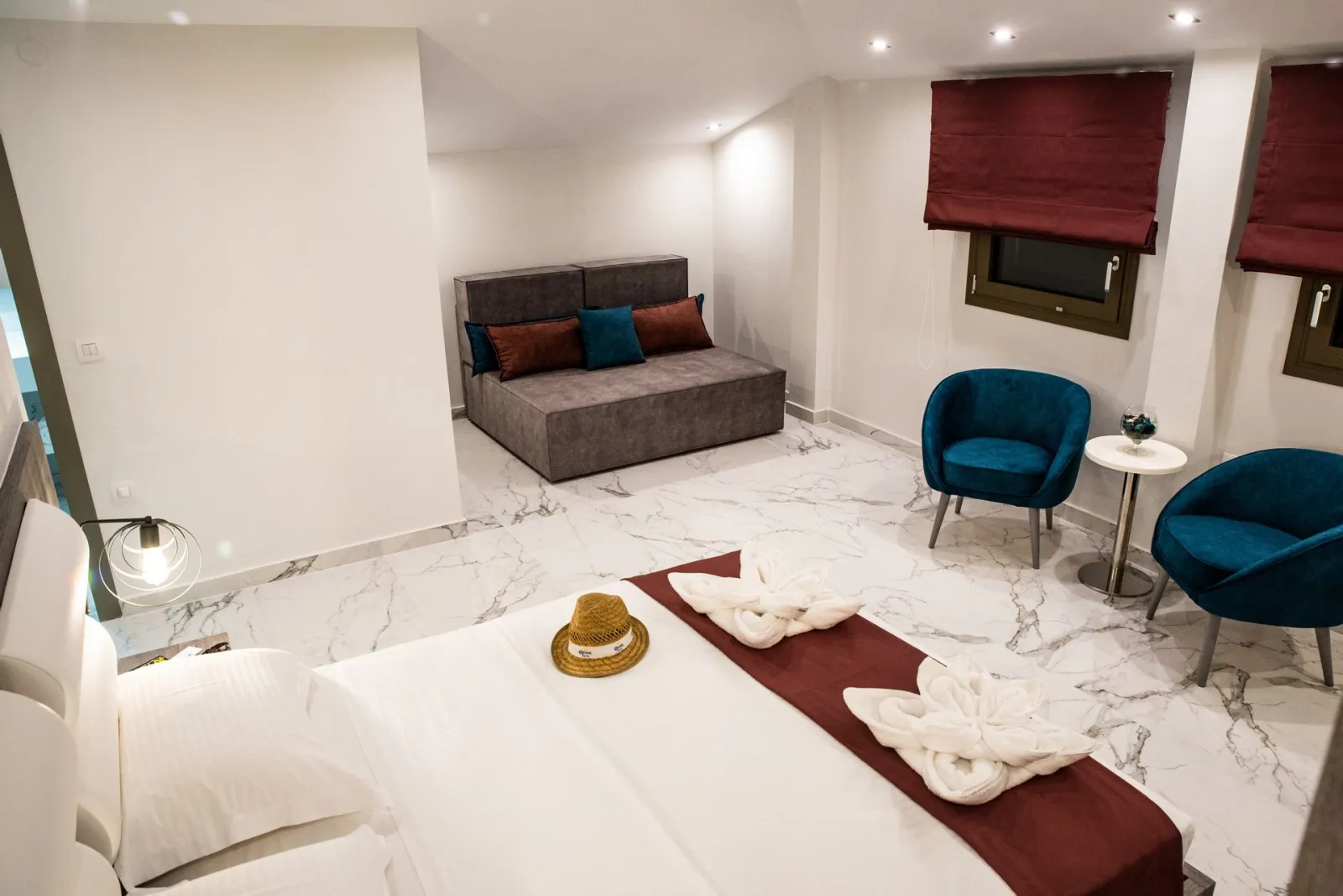 Quadruple Attic Room without balcony