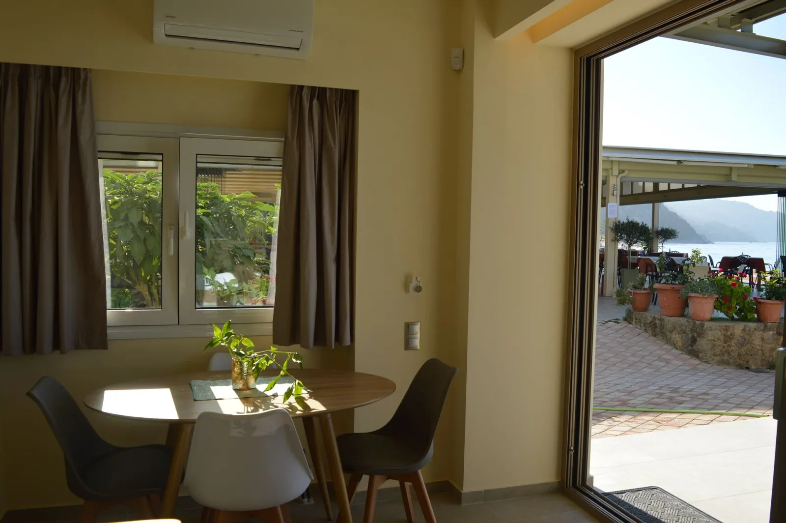 APARTMENT 1 BED ROOM