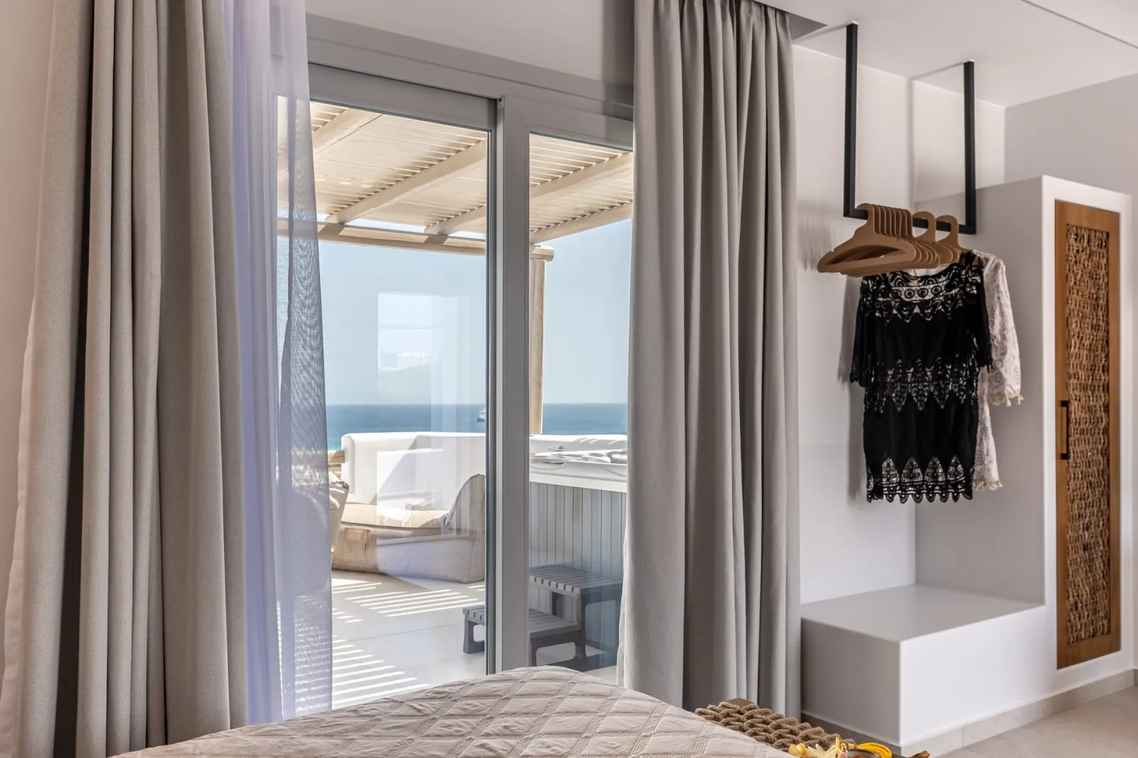 Deluxe Double Room with Outdoor Jacuzzi and Sea View