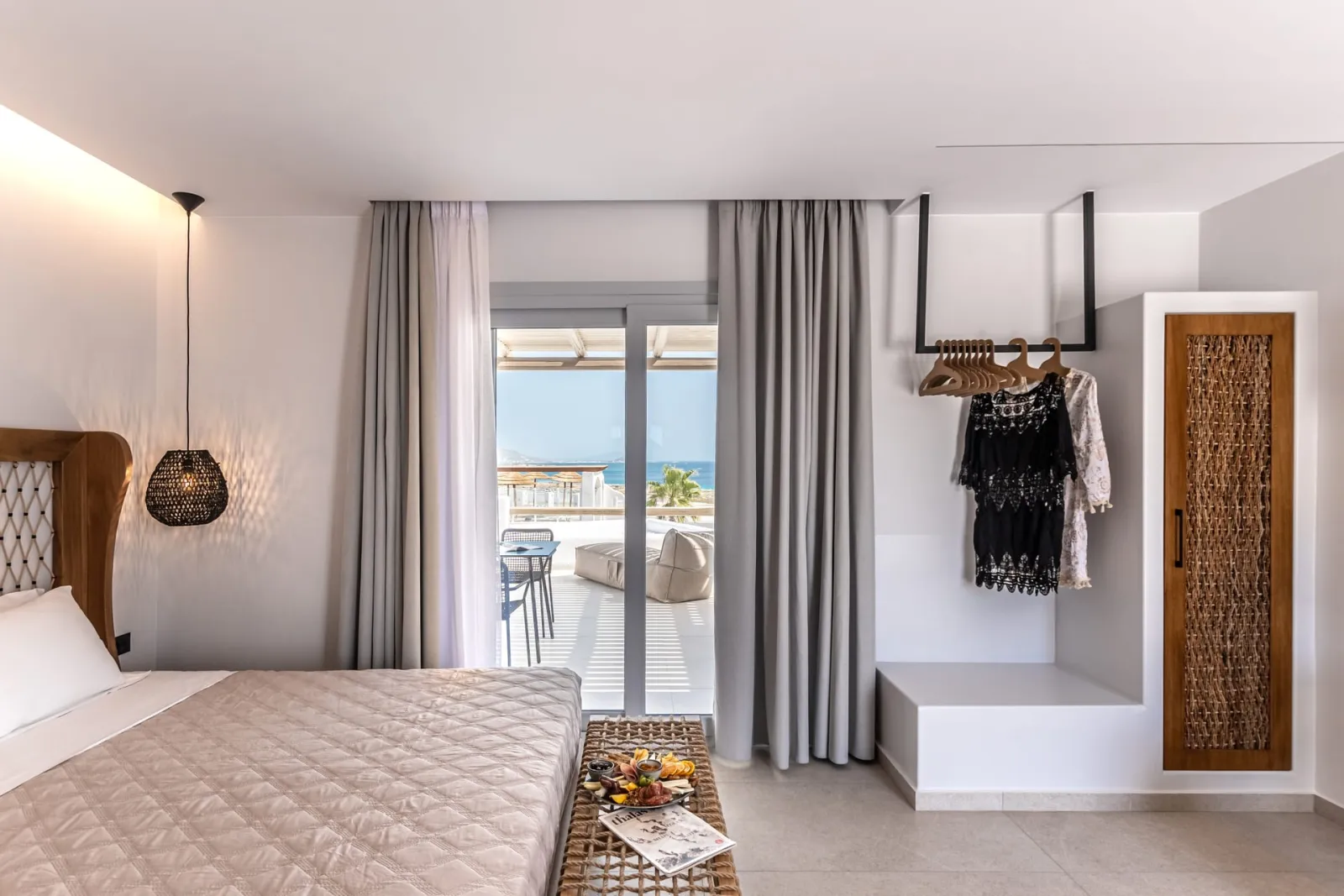 Deluxe Double Room with Outdoor Jacuzzi and Sea View