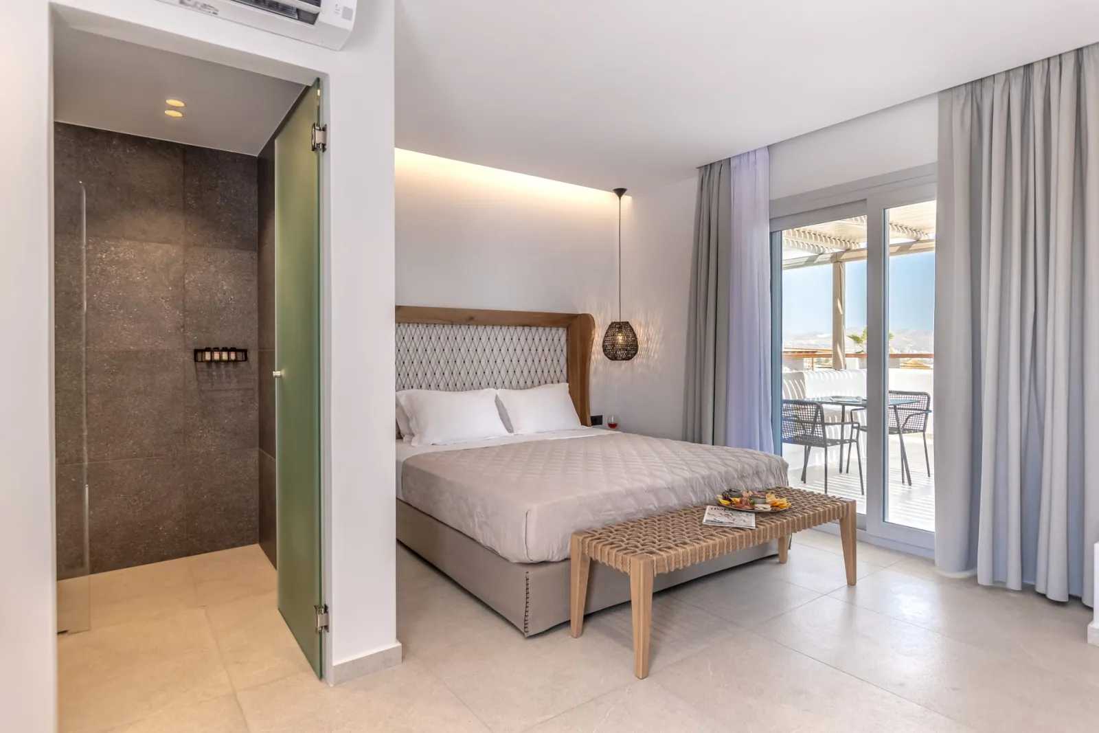 Deluxe Double Room with Outdoor Jacuzzi and Sea View