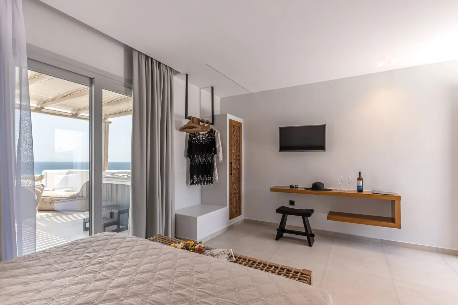 Deluxe Double Room with Outdoor Jacuzzi and Sea View