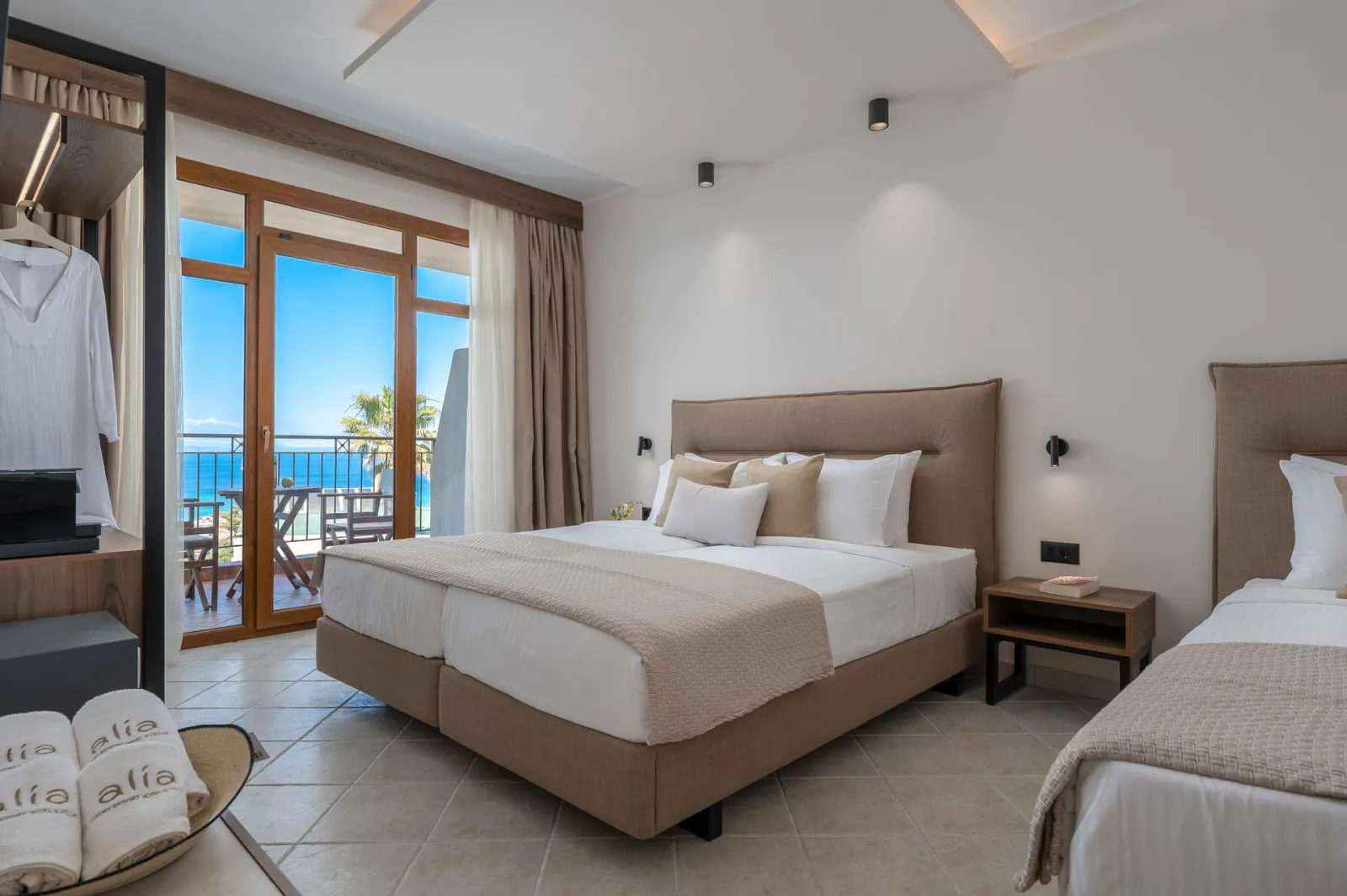 CLASSIC SEA VIEW TRIPLE ROOM