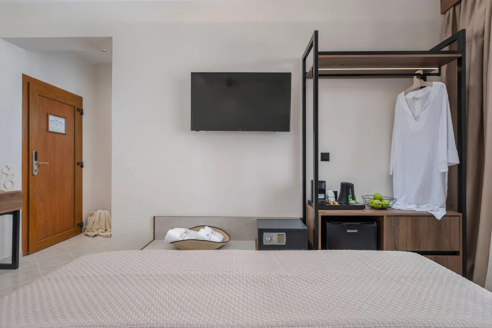 CLASSIC SEA VIEW TRIPLE ROOM