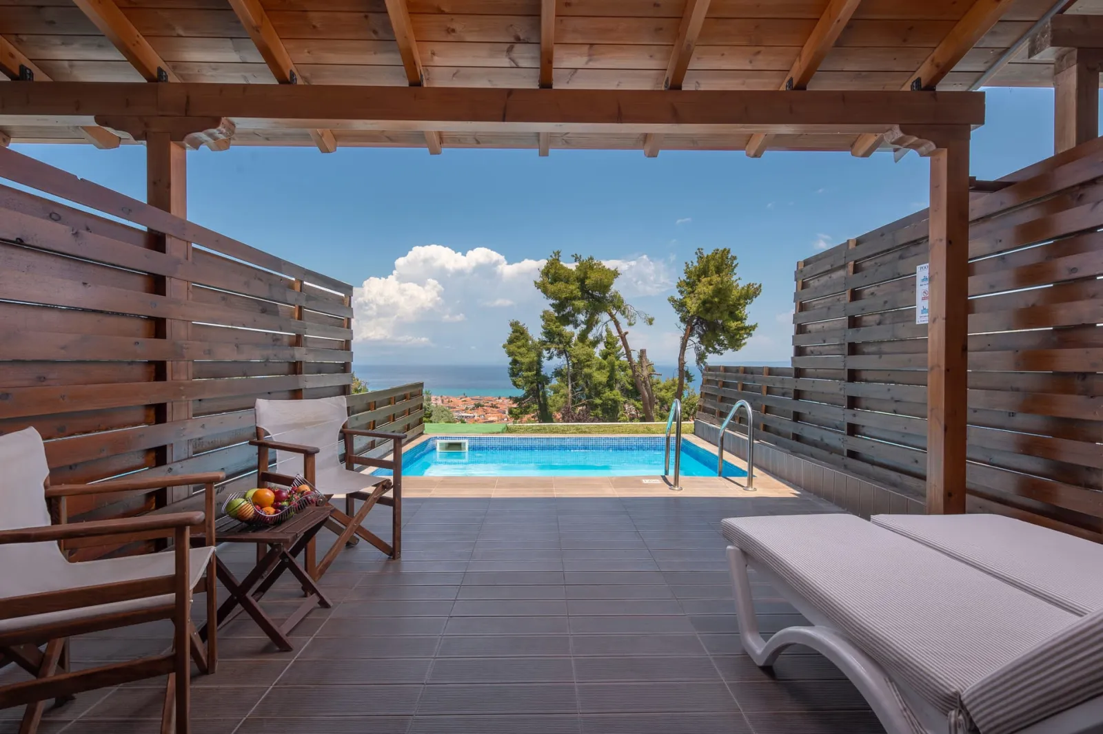 SUITE PRIVATE POOL GARDEN VIEW