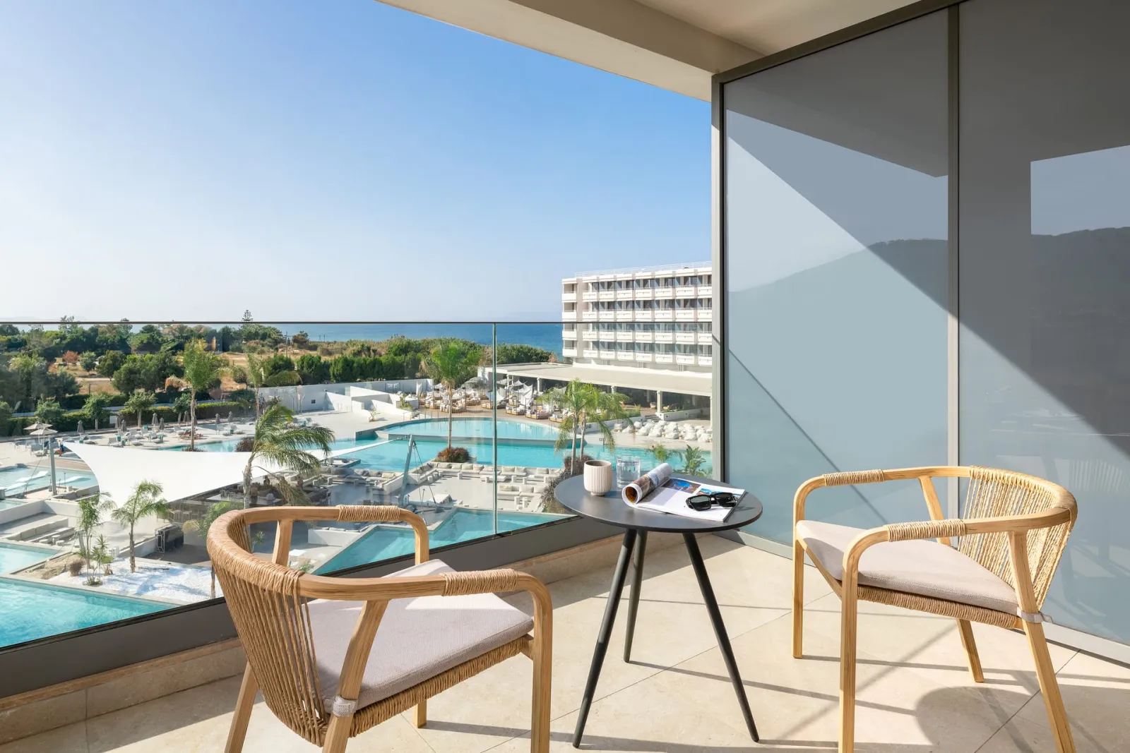 Executive Twin Pool View