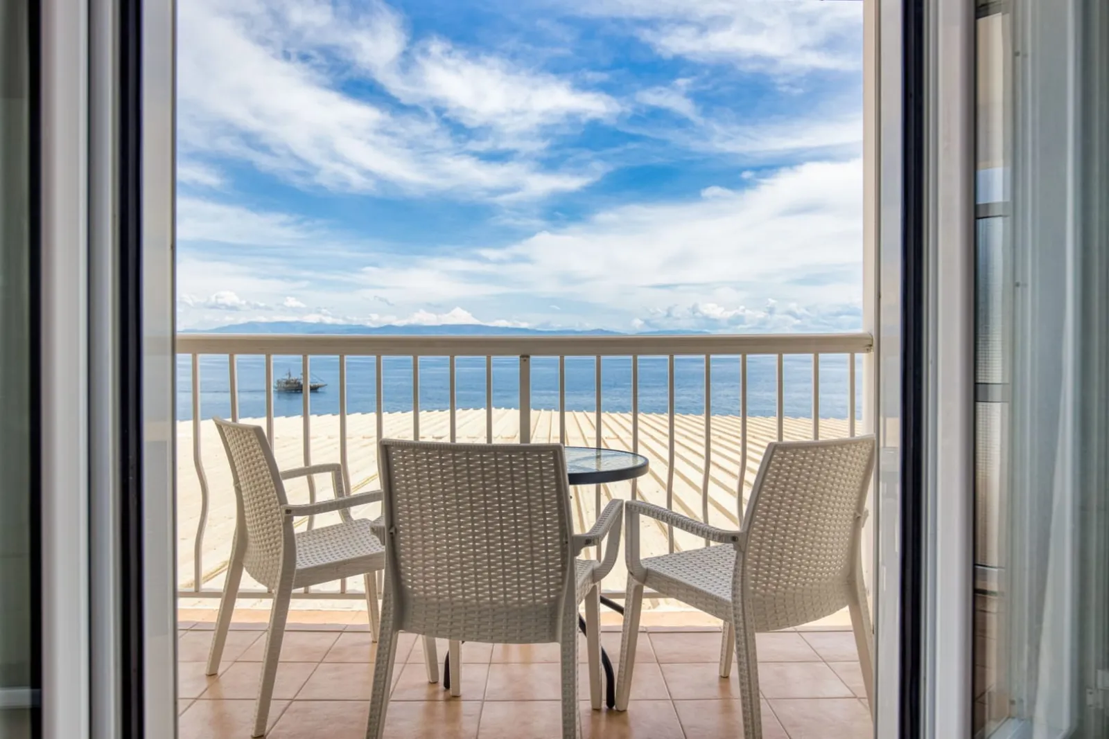 Duplex Quadruple Room Sea View