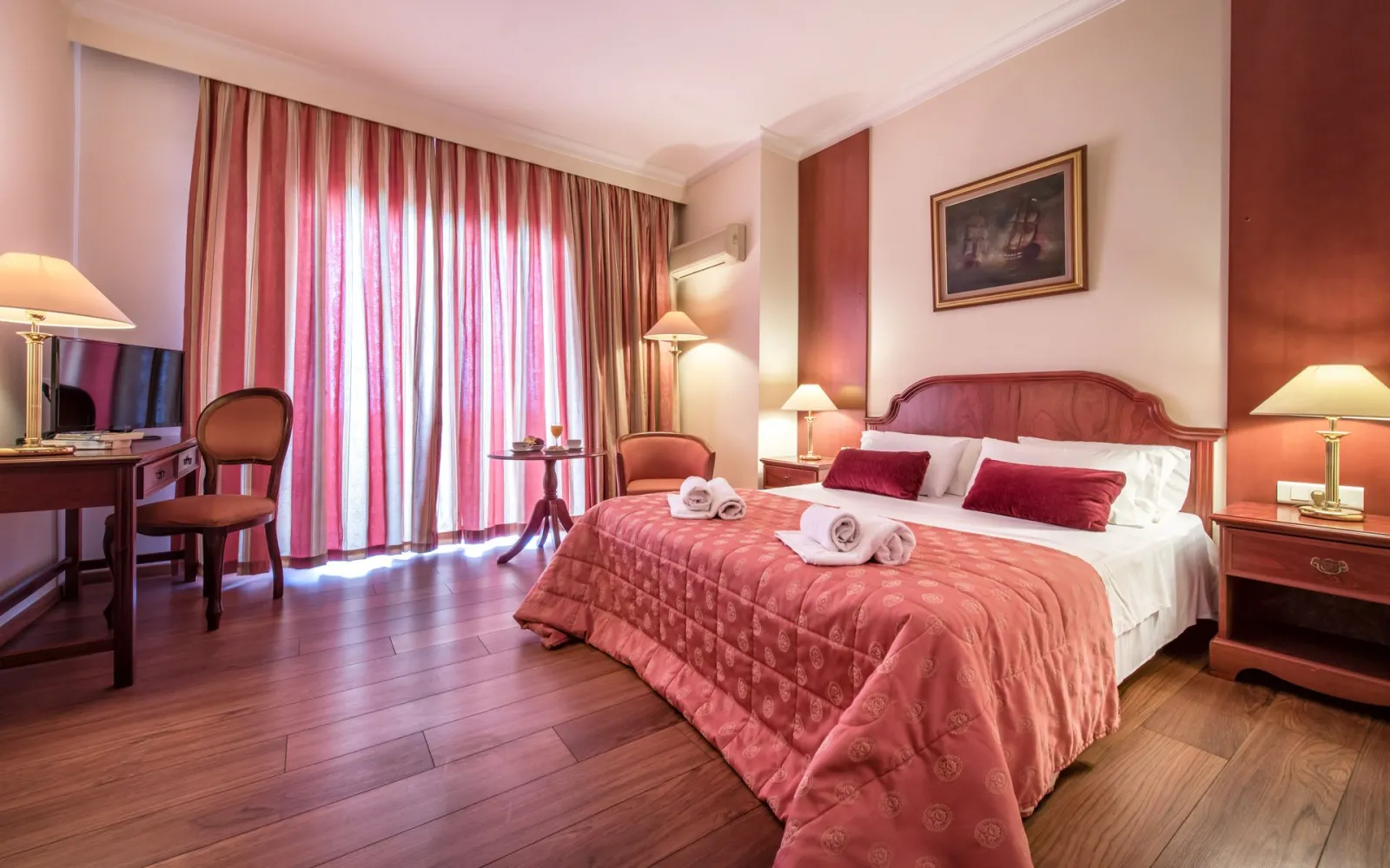 Honeymoon Suite