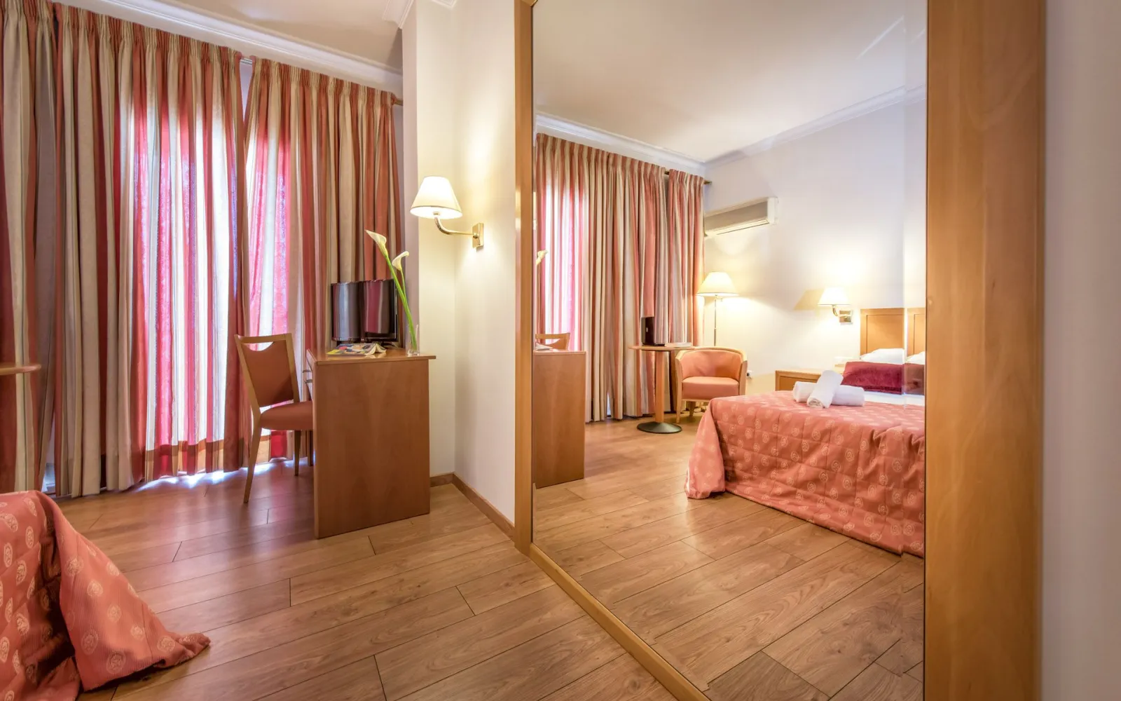 Honeymoon Suite