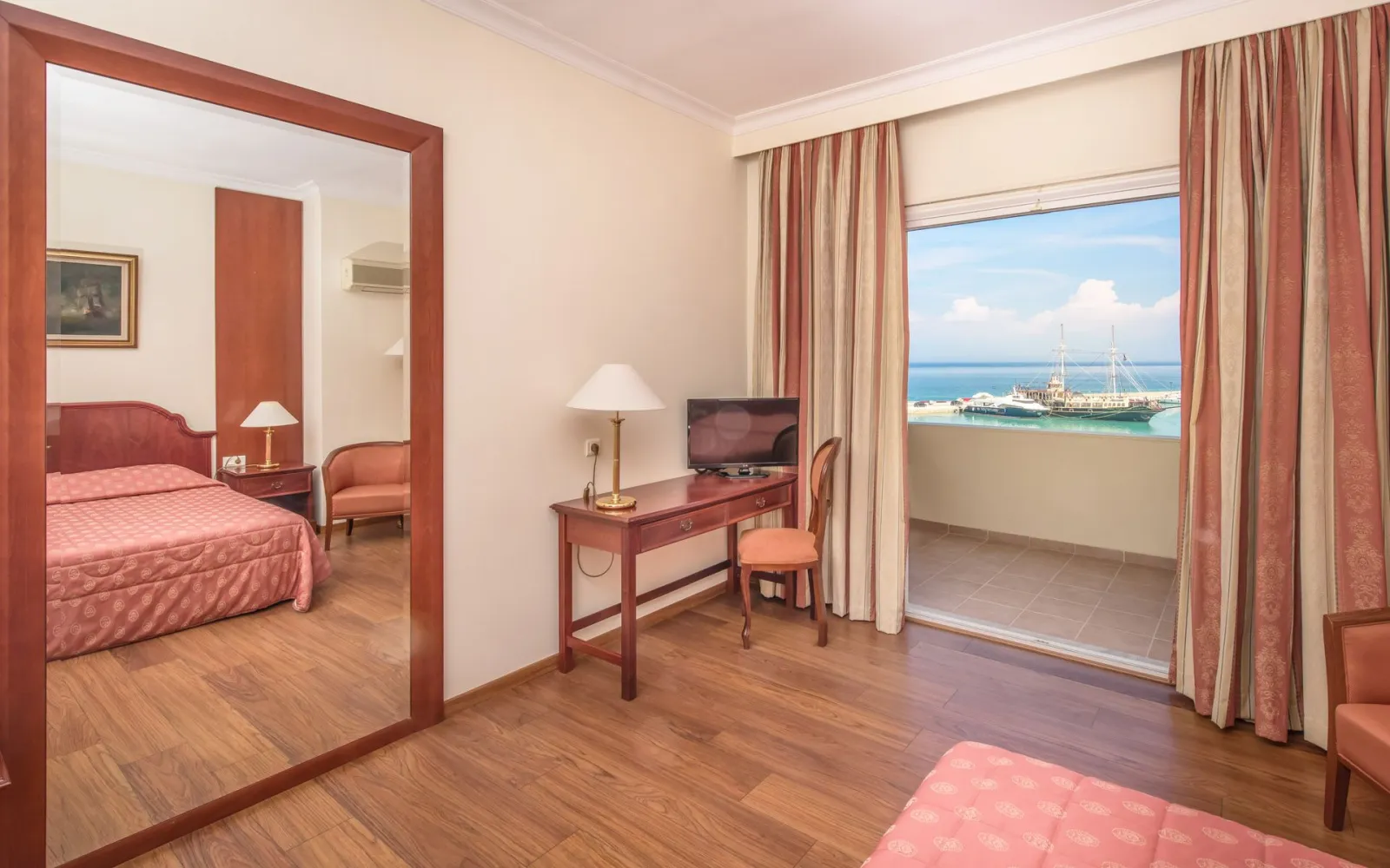 Honeymoon Suite