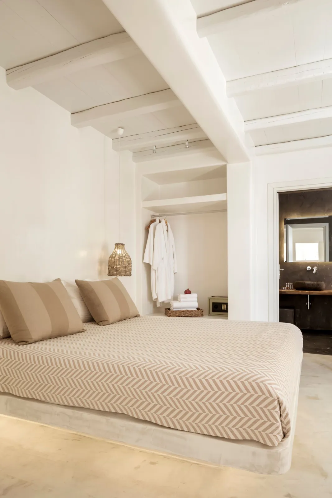 Grande Suite with Shared Pool