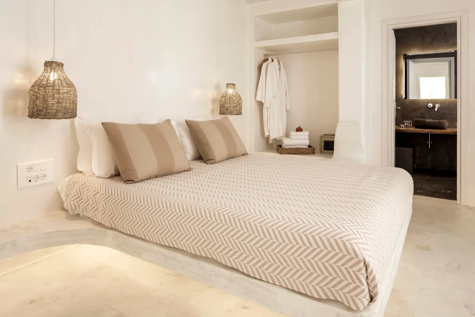 Grande Suite with Shared Pool
