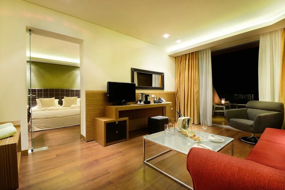 VIP Suite with Sea View and Outdoor Jacuzzi