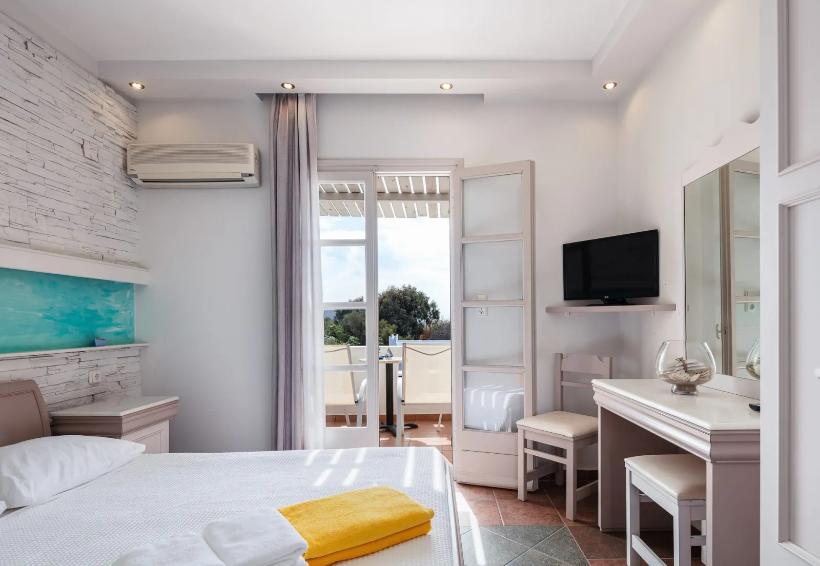 Aegean Quadruple Room with Terrace &amp; Sea View