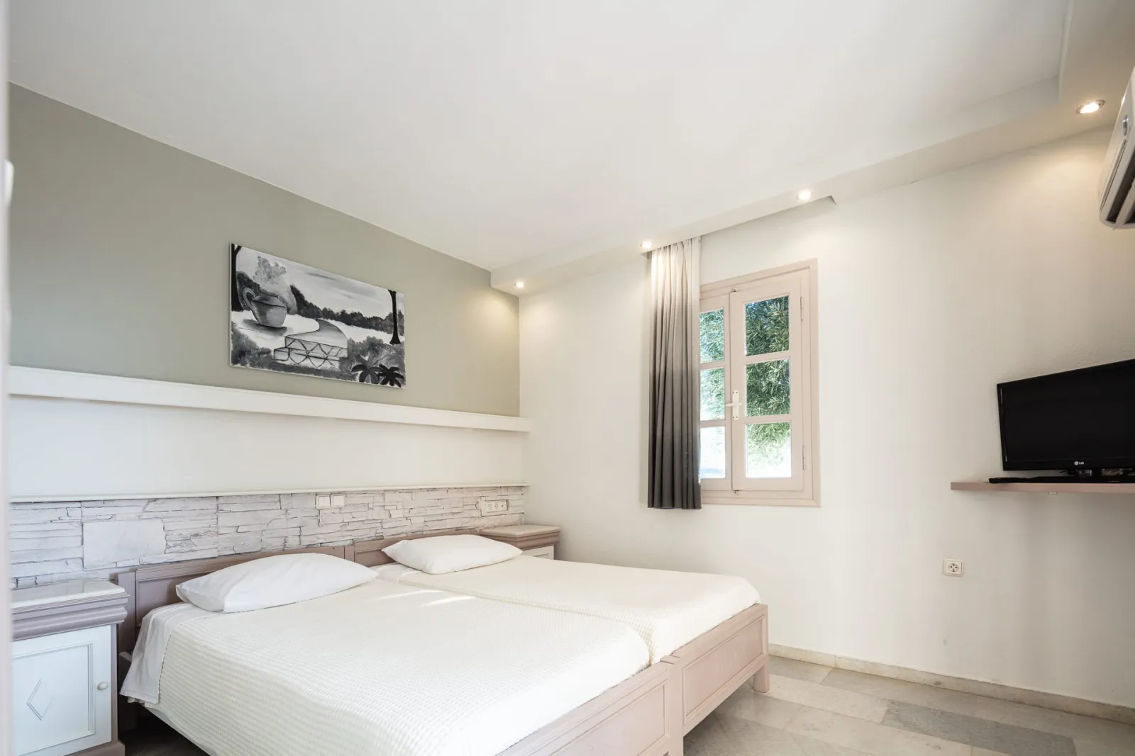 Aegean One Bedroom Apartment with Terrace &amp; Garden View