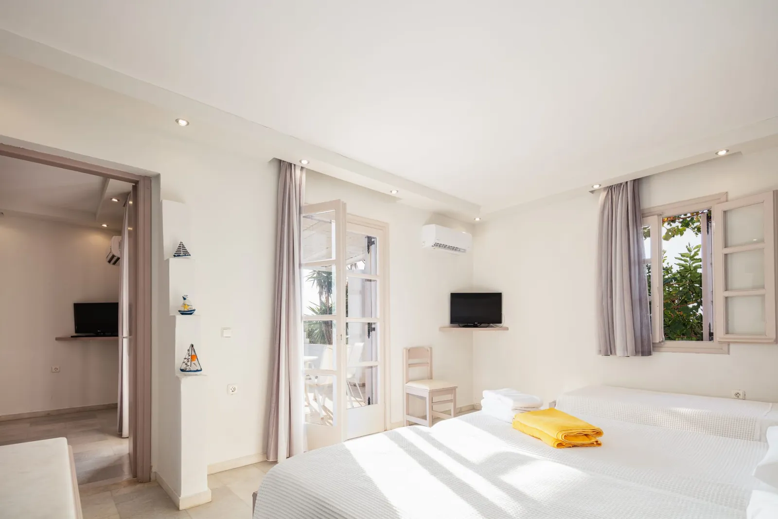 Aegean One Bedroom Apartment with Terrace &amp; Sea View