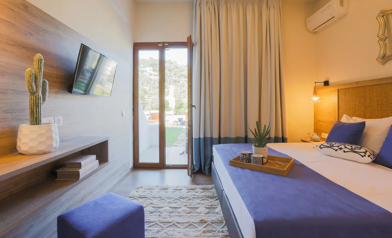 Deluxe Double Room with Pool View