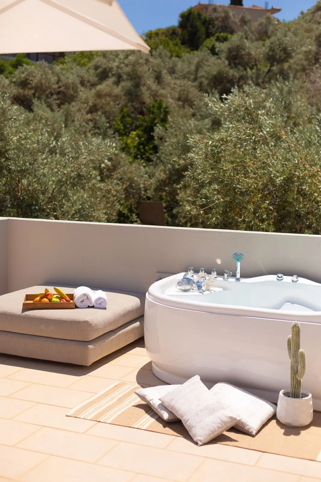 King - Two Bedrooms - Suite with Outdoor Hot Tub