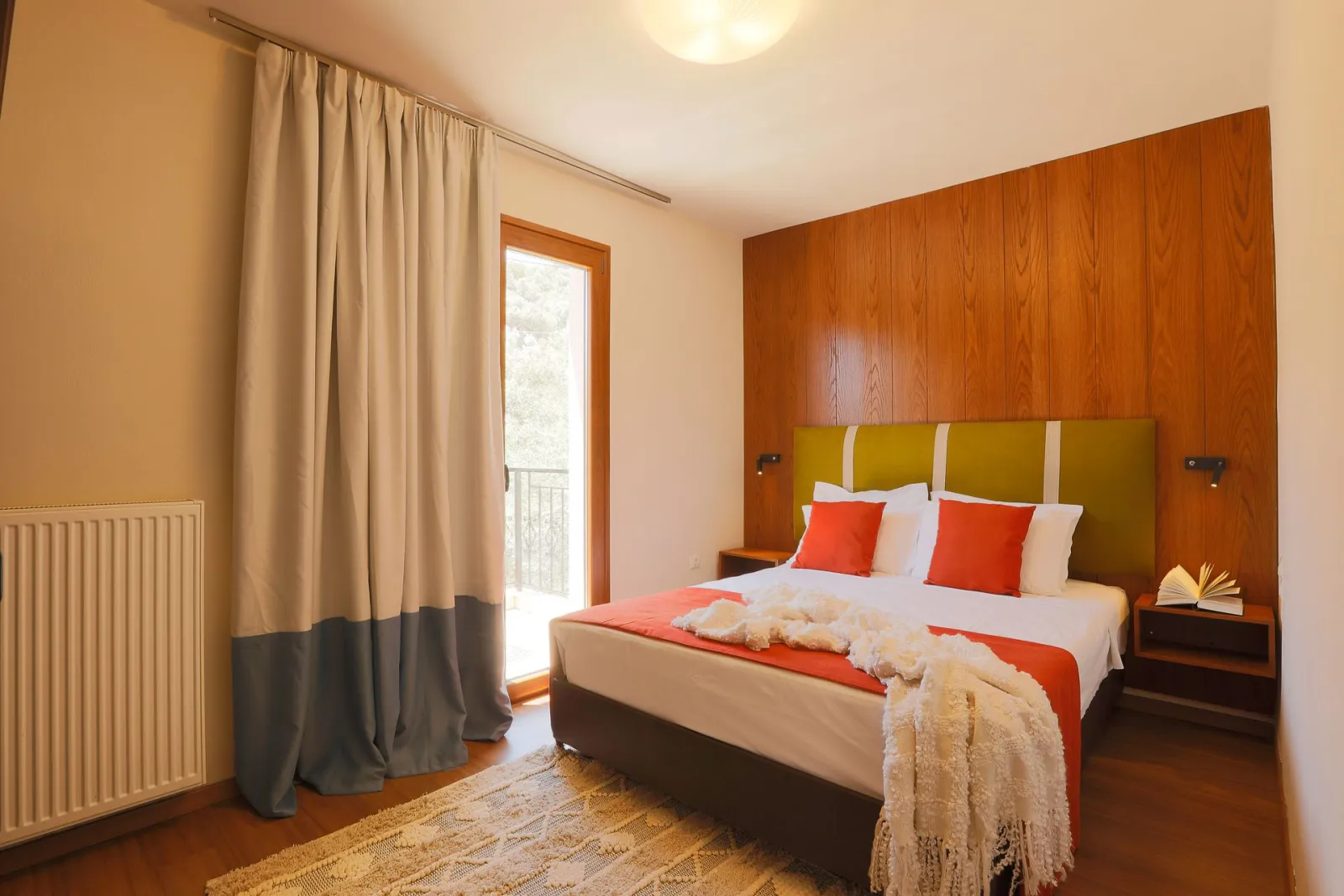 King - Two Bedrooms - Suite with Outdoor Hot Tub