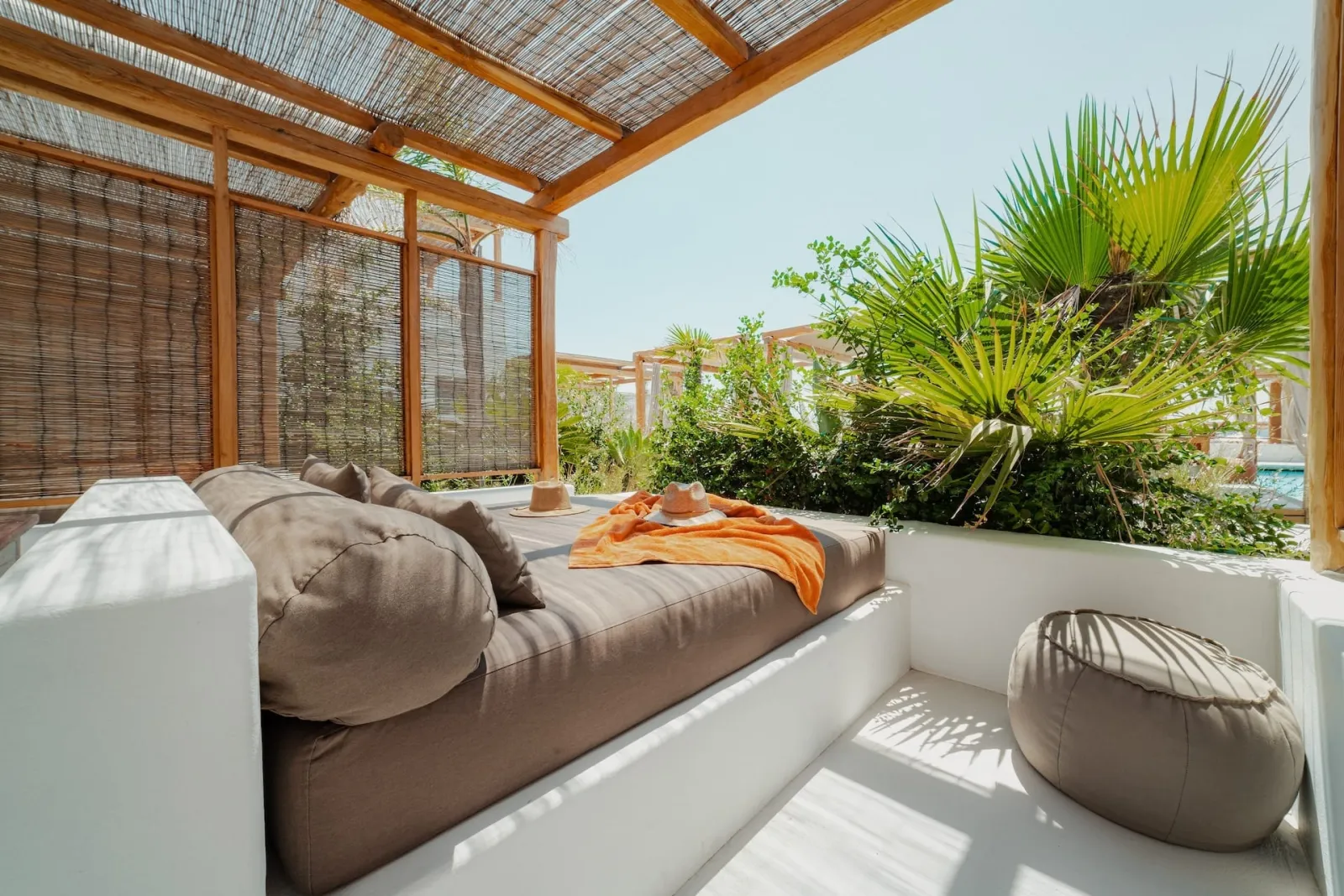 Deluxe Room Pool & Sea View